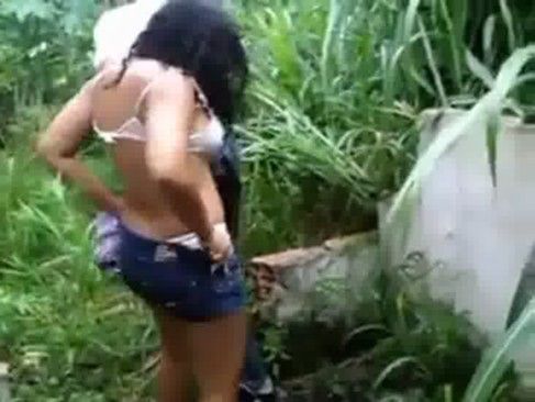Bombou whatsapp flagra garota fazendo sexo na Jardim Catarina na rua 6
