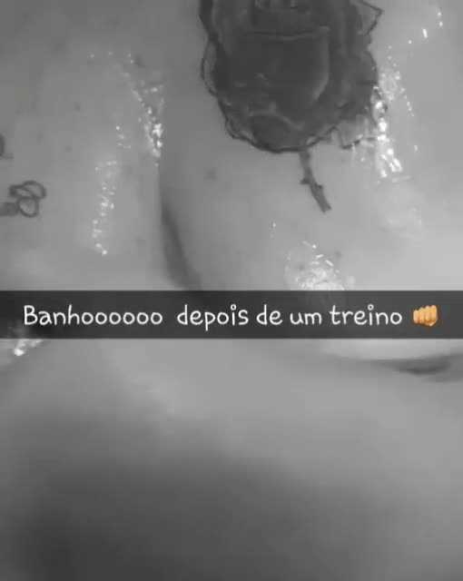 Mica gostosa fez vídeo no Snapchat banho depois de um treino - SP