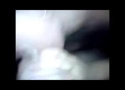Vídeo gringa viciada por leitinho na boca ataca novamente