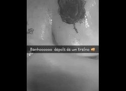 Mica gostosa fez vídeo no Snapchat banho depois de um treino - SP