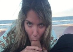 Video Brittney boquete rápido e foder uma praia pública